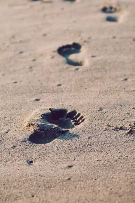 barefoot running in the send